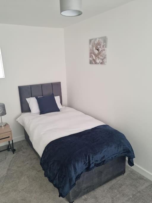5 Bedroom House - Cheshire Oaks Ellesmere Port Exterior foto